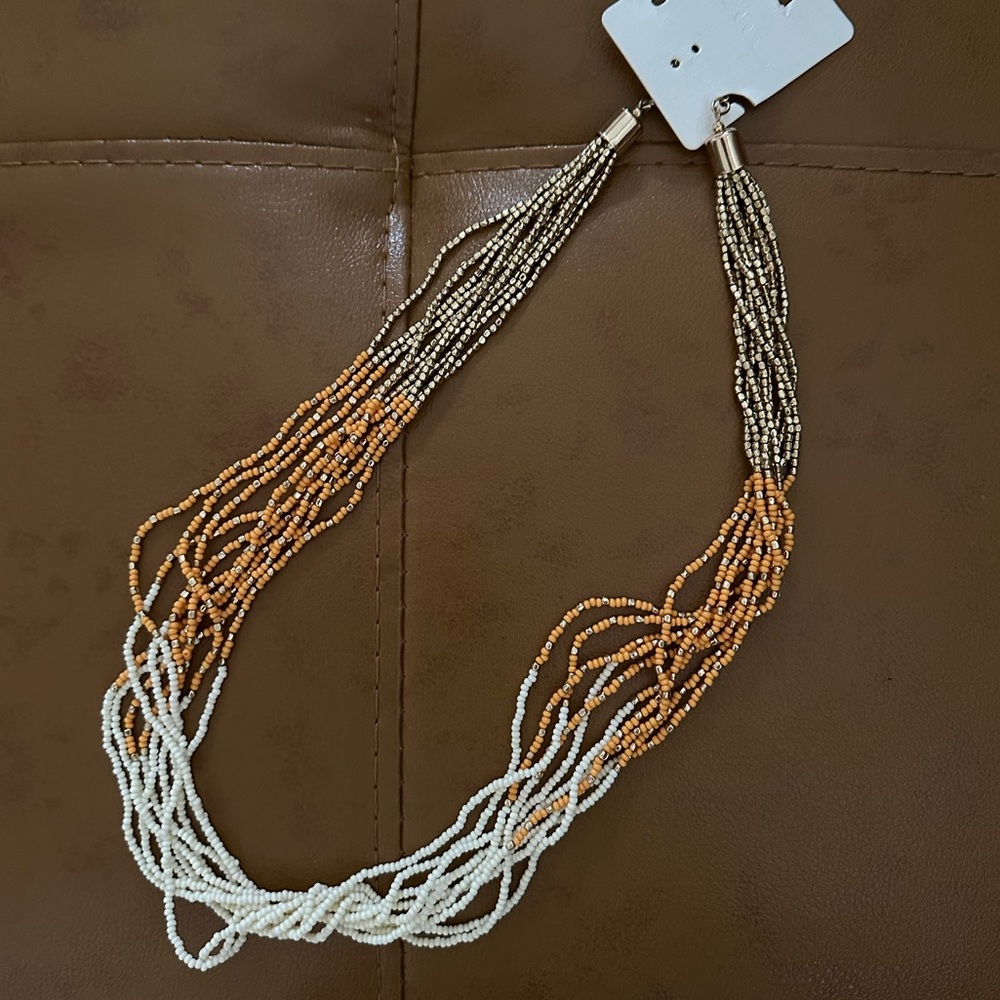 (Free w purchase) NWT Beaded Necklace